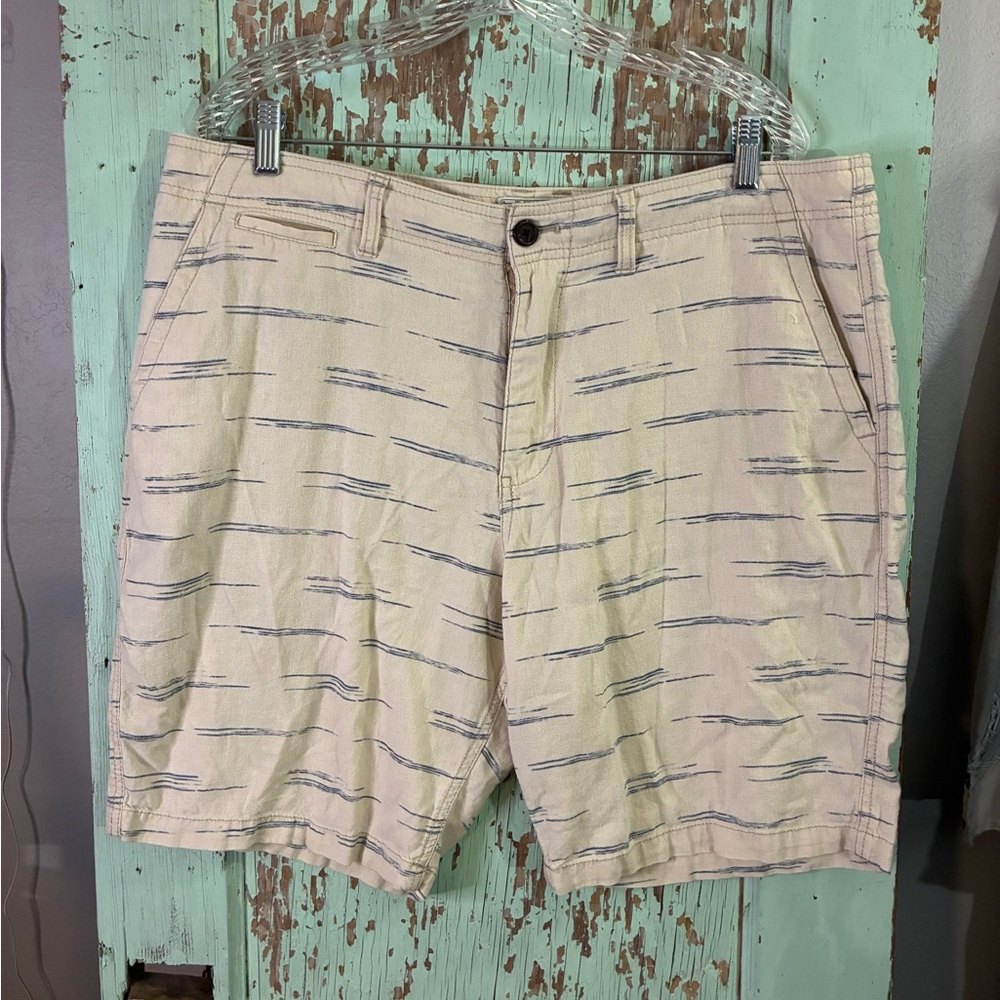 Men’s Lucky Brand cream and blue striped shorts